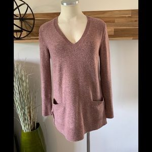 V-neck front-pocket tunic in supersoft yarn